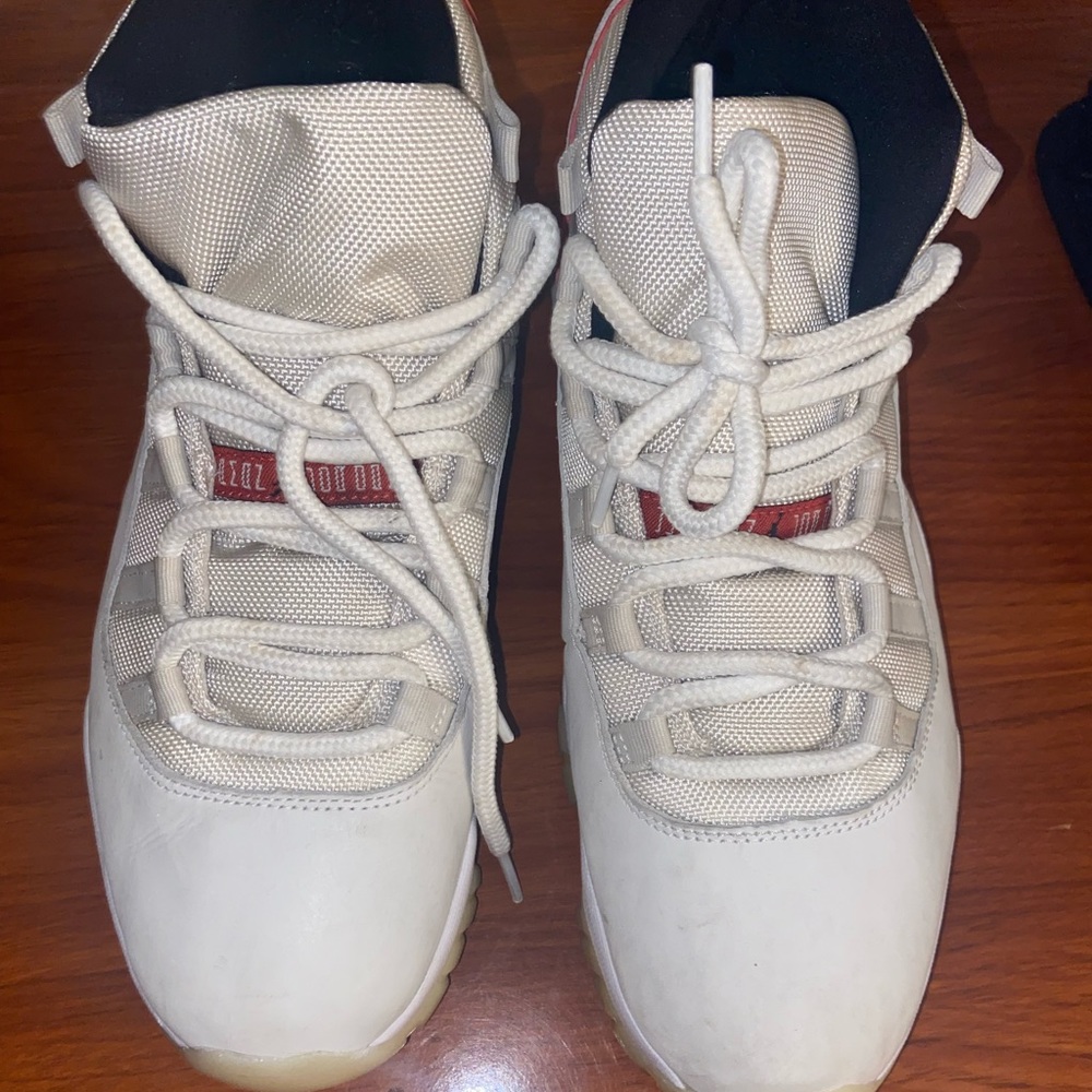 Men’s Jordan 11 platinum tint